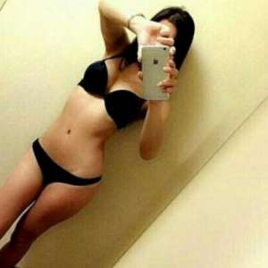 Mersin Mezitli'de Heyecan Verici ve Zarafetle Bezenmiş Escort Bayan: Sportif Beden, Kumral