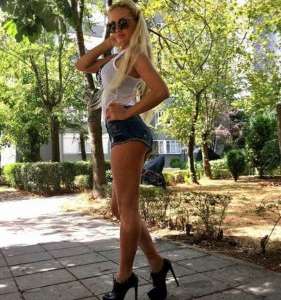 Mersin Mezitli'nin Eşsiz Güzel ve Fit Escort Bayanı: Kızıl Saçlı, 66 Kg ve 167 Cm'lik Saki