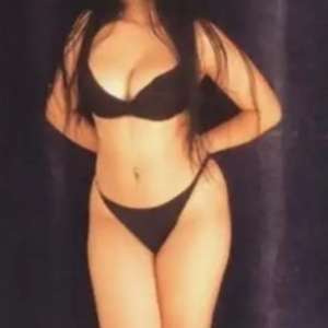Mersin Silifke Bölgesi: Kumral Saçlı, Sportif ve Çekici Bayan Escort: 79kg, 177cm