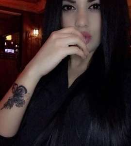 Mersin Silifke Escort: Kızıl Saçlı, Şehirli Tarzı ve Fit Vücuduyla Büyüleyici 71 Kg, 162 C