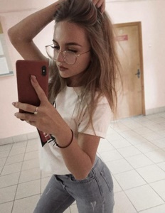 Mersin Tarsus'un Zarif ve Sportif Escort Bayanı: Kumral Saçlı, 178 cm Boy, 61 kg